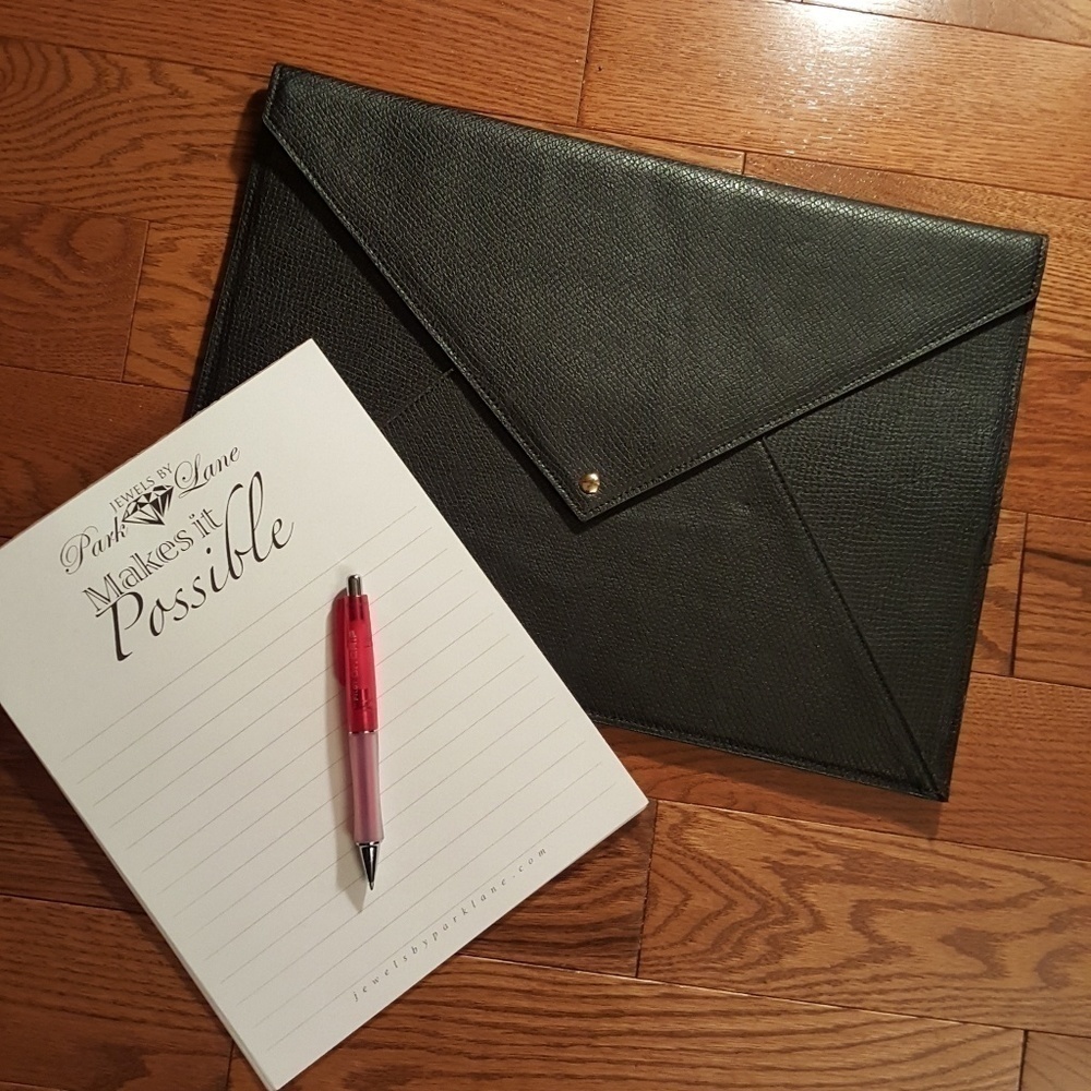 Gorjana Envelope Style Boss Lady Bag.